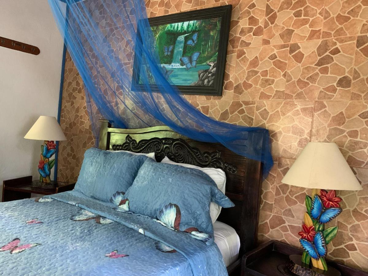 Cabinas Tito Cahuita Zewnętrze zdjęcie