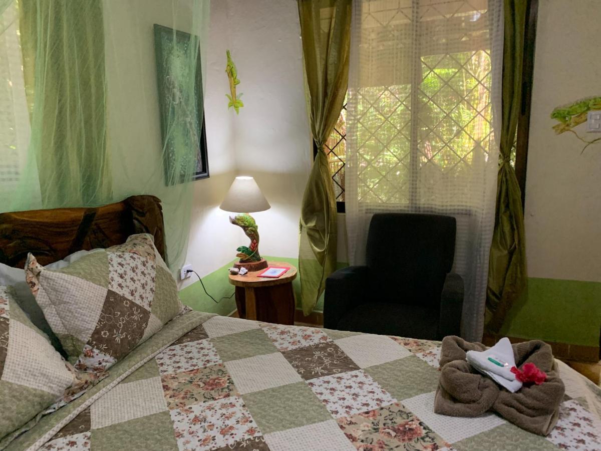 Cabinas Tito Cahuita Zewnętrze zdjęcie